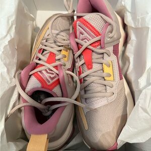 New Nike Women's Sneakers in Beige, Pink, and Red woman’s size 7.5 men’s size 6
